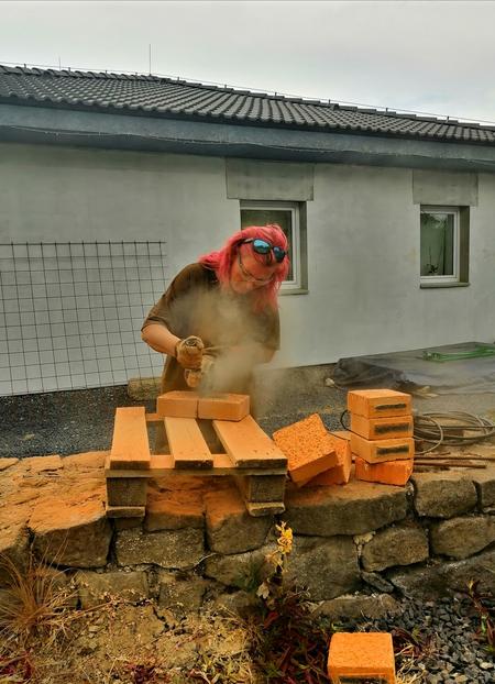 flexím cihly, červená celá, nejen vlasy